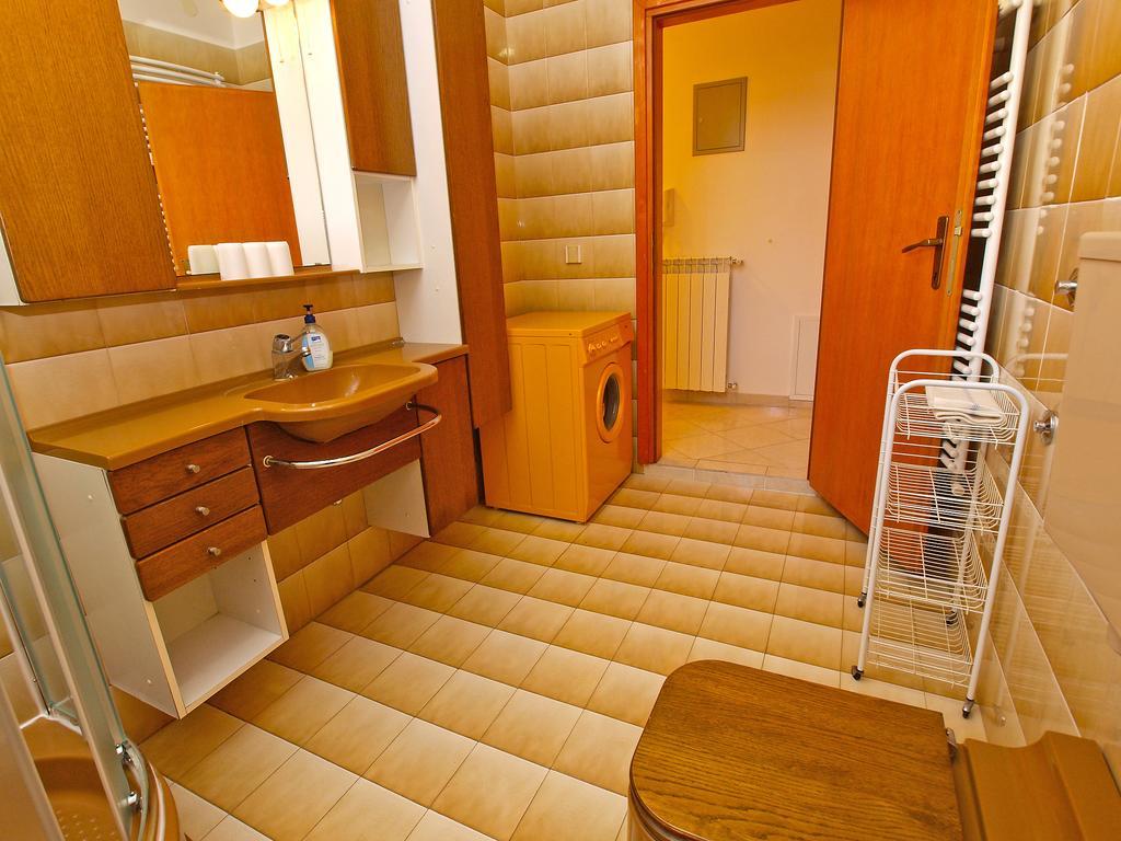 Apartments Fumica 954 พูลา ภายนอก รูปภาพ