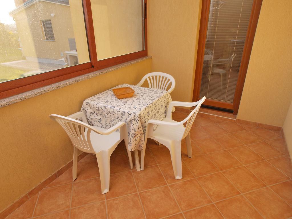 Apartments Fumica 954 พูลา ภายนอก รูปภาพ